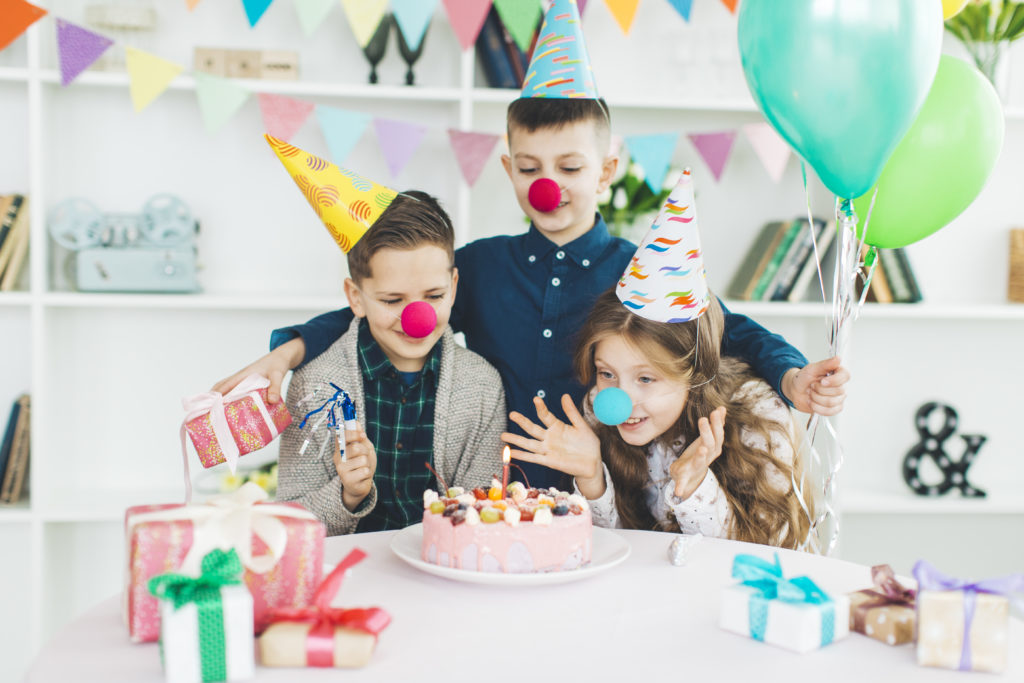 Comment pouvez-vous réussir la décoration d'une fête d'anniversaire?